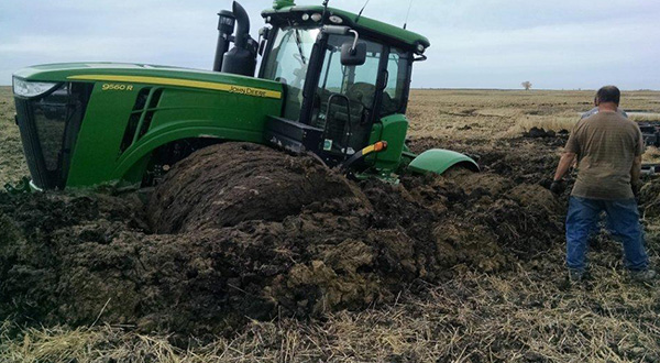 Tractor-Stuck-In-Mud